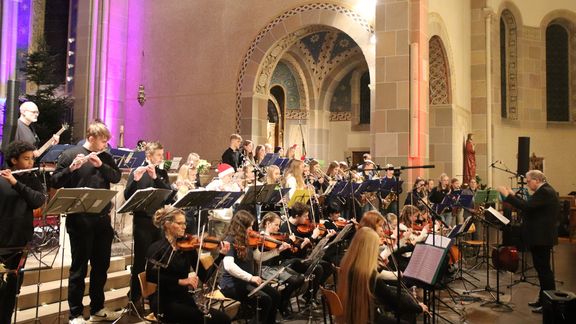 Einladung zum Weihnachtskonzert am 18. Dezember 2025 Einladung zum Weihnachtskonzert am 18. Dezember 2025