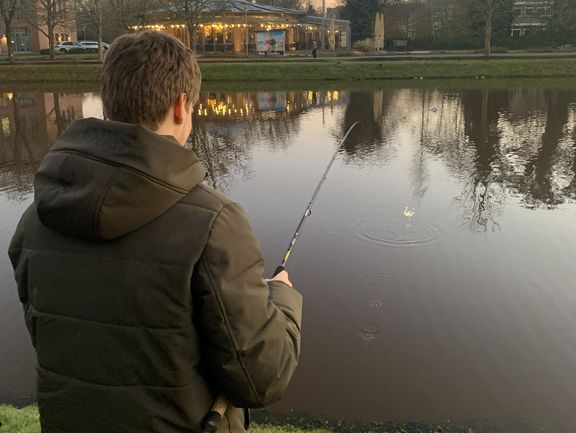 Seminarfach „Schiffbau“ testet selbstgebaute Schiffe „auf kleiner Fahrt“ Seminarfach „Schiffbau“ testet selbstgebaute Schiffe „auf kleiner Fahrt“