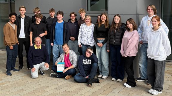 Wir bereiten erfolgreich auf Cambridge-Prüfungen vor – erneut zertifiziert Wir bereiten erfolgreich auf Cambridge-Prüfungen vor – erneut zertifiziert