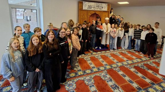 Moscheebesuch der katholischen Religionsgruppen des Jahrgangs 6 Moscheebesuch der katholischen Religionsgruppen des Jahrgangs 6