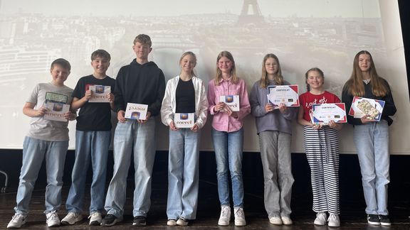 Erster französischer Lesewettbewerb mit mutigen Schülern und tollen Lesebeiträgen Erster französischer Lesewettbewerb mit mutigen Schülern und tollen Lesebeiträgen