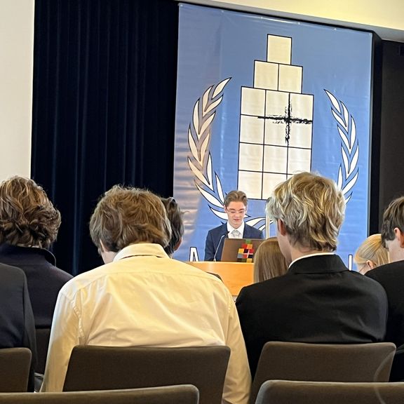 Planspiel „MarMUN“ 2025 zu den Vereinten Nationen im Jahrgang 13 Planspiel „MarMUN“ 2025 zu den Vereinten Nationen im Jahrgang 13