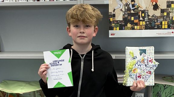 Vorlesewettbewerb 2025/26: Max Stadler ist Schulsieger Vorlesewettbewerb 2025/26: Max Stadler ist Schulsieger