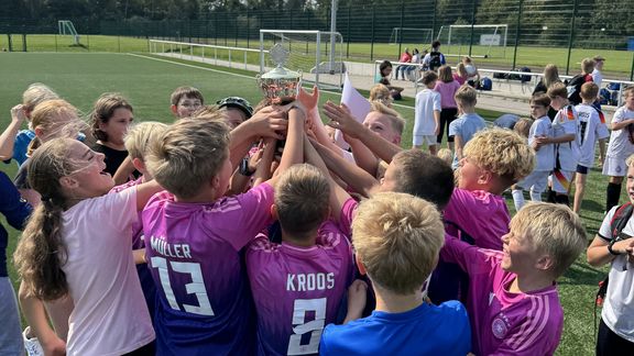 Neu am GymPap: Die Sportklasse – Mehr Bewegung. Mehr Teamgeist. Mehr Schule. Neu am GymPap: Die Sportklasse – Mehr Bewegung. Mehr Teamgeist. Mehr Schule.