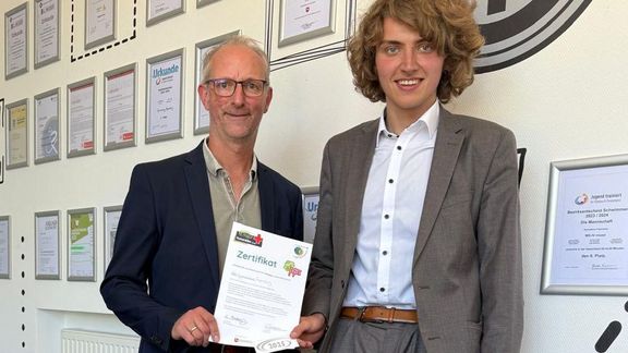 Erfolgreiche Rezertifizierung 2025: Unsere Schule bleibt „Humanitäre Schule“ Erfolgreiche Rezertifizierung 2025: Unsere Schule bleibt „Humanitäre Schule“