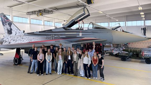 Besuch des Projekts „Fliegen“ bei der Luftwaffe in Wittmund Besuch des Projekts „Fliegen“ bei der Luftwaffe in Wittmund