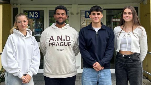 Nikita Moor aus Jahrgang 13 erneut Schülersprecher Nikita Moor aus Jahrgang 13 erneut Schülersprecher