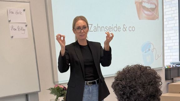 Jahrgang 9 erlebt in Themenwoche 2026 Zahngesundheit mit ganzheitlichem Ansatz Jahrgang 9 erlebt in Themenwoche 2026 Zahngesundheit mit ganzheitlichem Ansatz